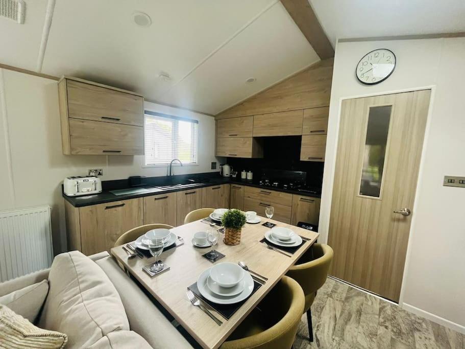 Willa Hideaway Retreat With Hot Tub York Zewnętrze zdjęcie
